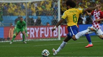 Brazil_and_Croatia_match_at_the_FIFA_World_Cup_2014-06-12_(16)